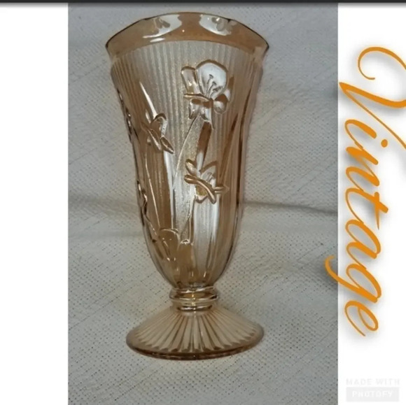 Vintage carnival glass‎ vase - Picture 1 of 7